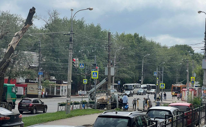 Помещение свободного назначения 150 м2 на первой линии проспекта Кирова фото