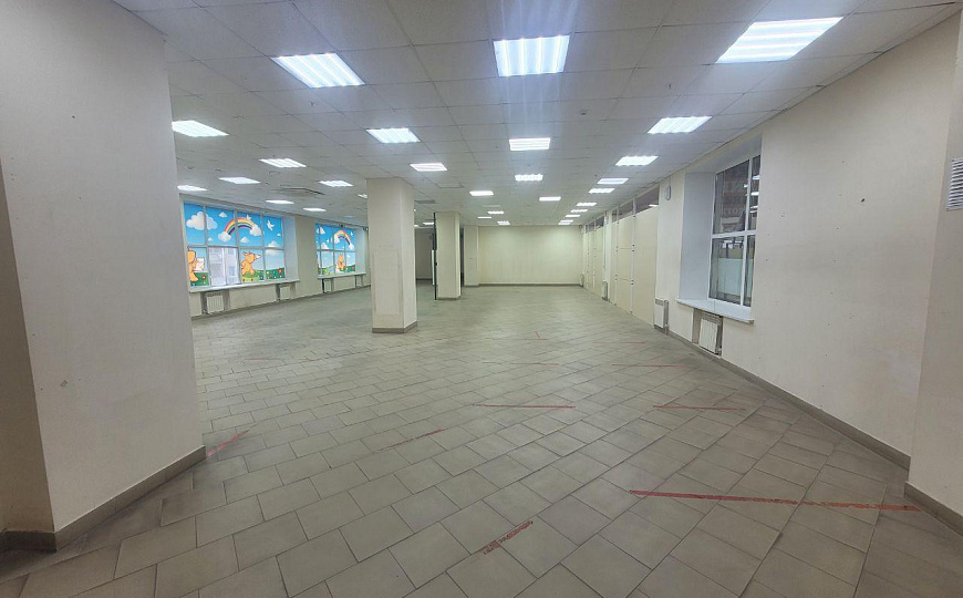 ТЦ " Квадро" 470 м2. фото