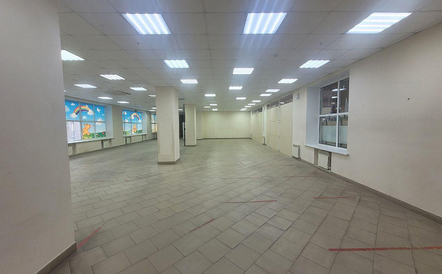 ТЦ " Квадро" 470 м2. фото