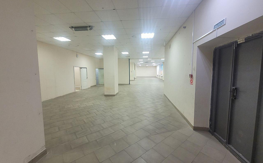 ТЦ " Квадро" 470 м2. фото