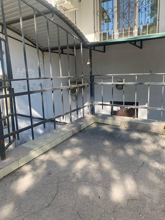 Помещение на высоком цокольном этаже, 123 м2 фото