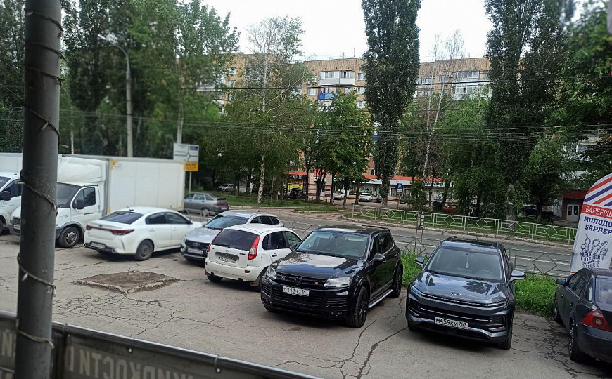 100 м² на первой линии с высоким пешим трафиком фото
