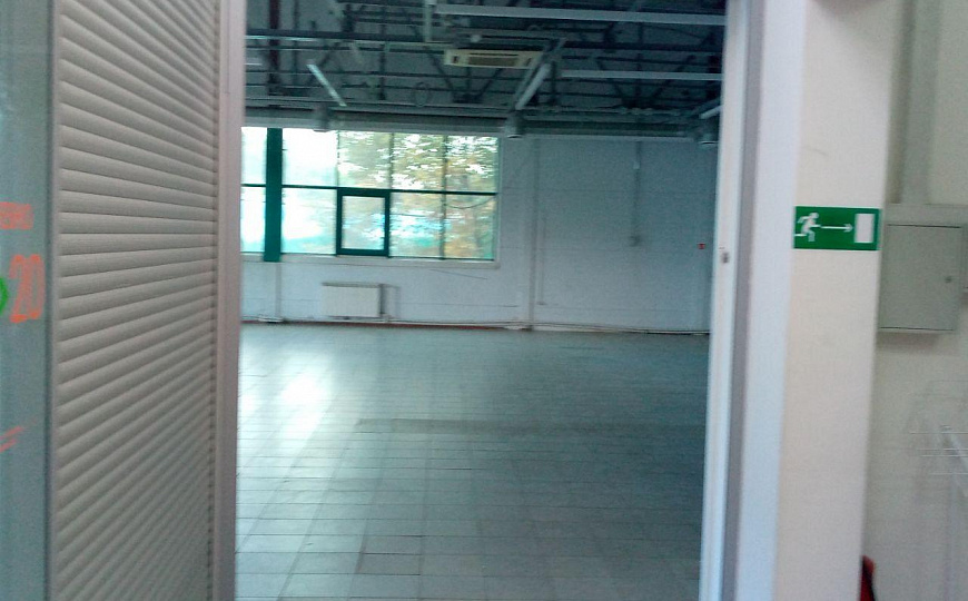 Аренда торгового помещения в ТЦ  225,5 м² фото