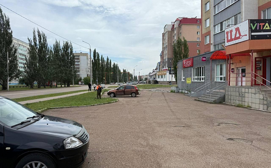 Помещение свободного назначения на красной линии фото