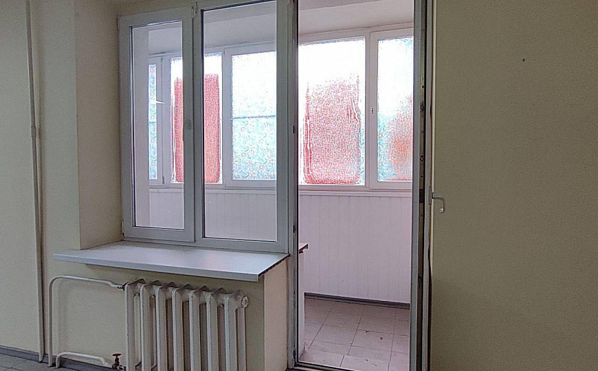 Помещение свободного назначения 150 м² на первой линии фото