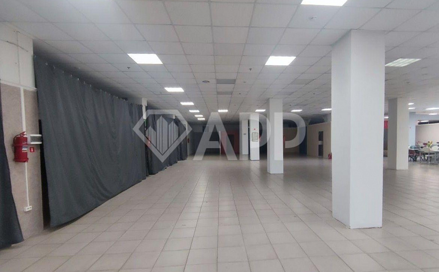 Бизнес-центр/офисный центр, 700 м² фото