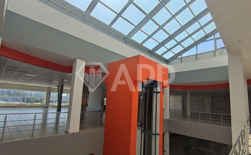 Бизнес-центр/офисный центр, 700 м² фото
