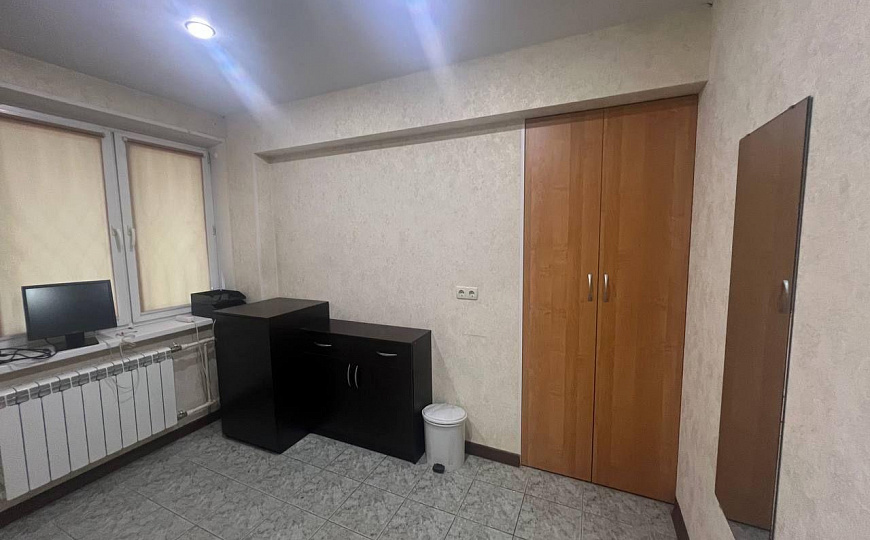 Помещение свободного назначения 84 м2 на круговом перекрестке фото