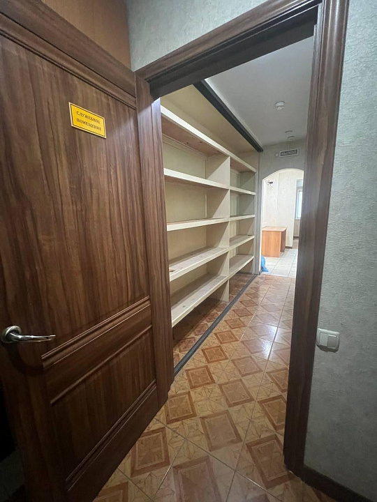 Помещение свободного назначения 84 м2 на круговом перекрестке фото