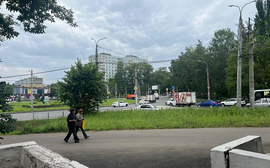 Помещение свободного назначения 84 м2 на круговом перекрестке фото
