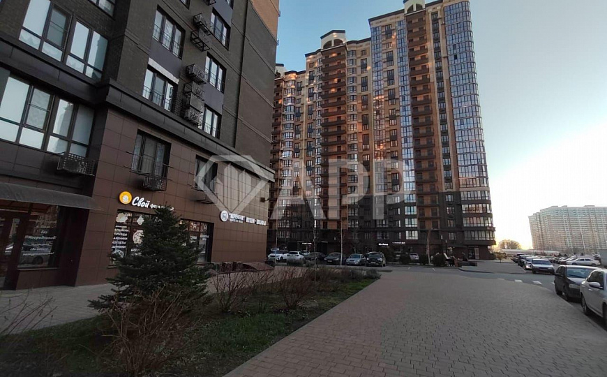 Сдам торговое помещение, 72 м² фото