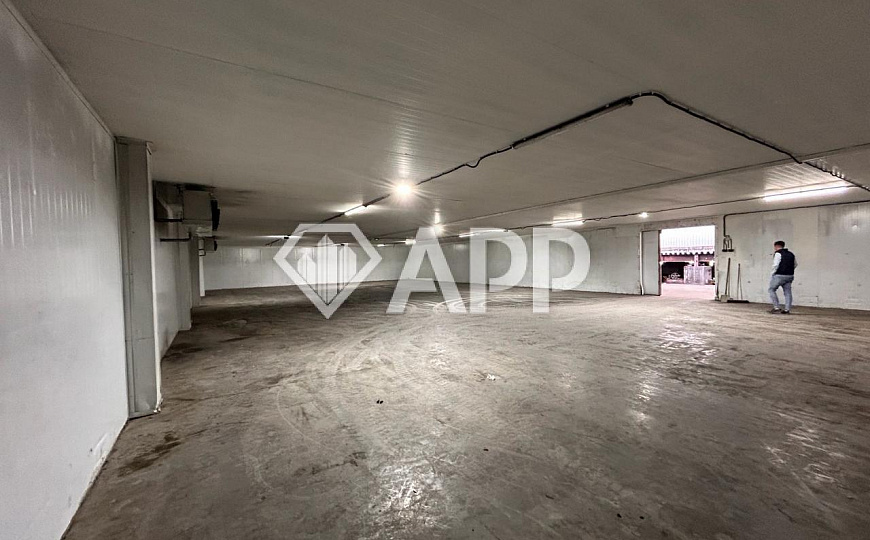 Сдаю складское помещение, 415 м² фото