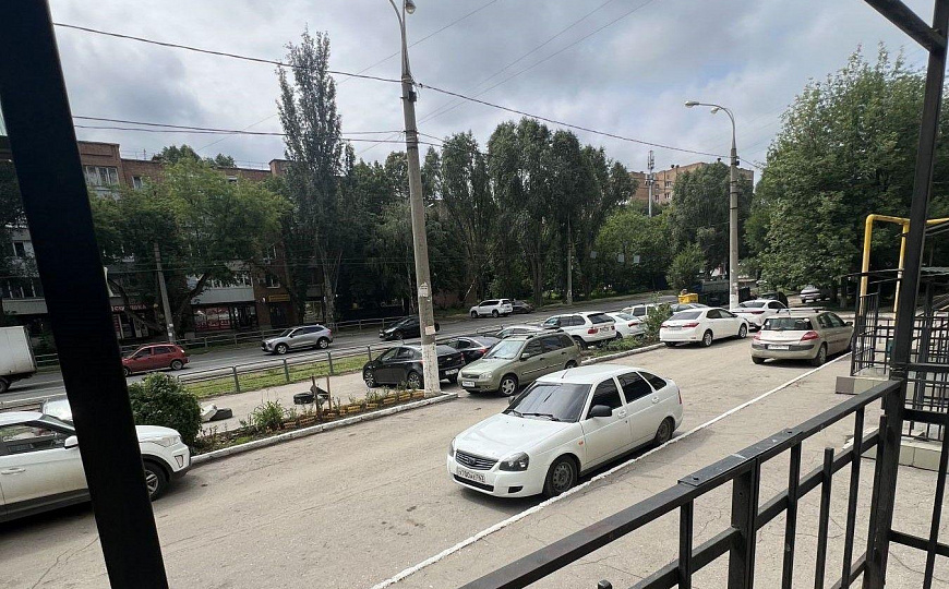Помещение свободного назначения 120,9 м² на первой линии фото