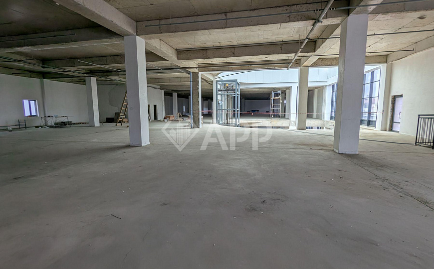 Сдаю торговый центр,  до 6000 м² фото
