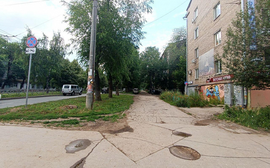 Помещение свободного назначения на первой линии. фото