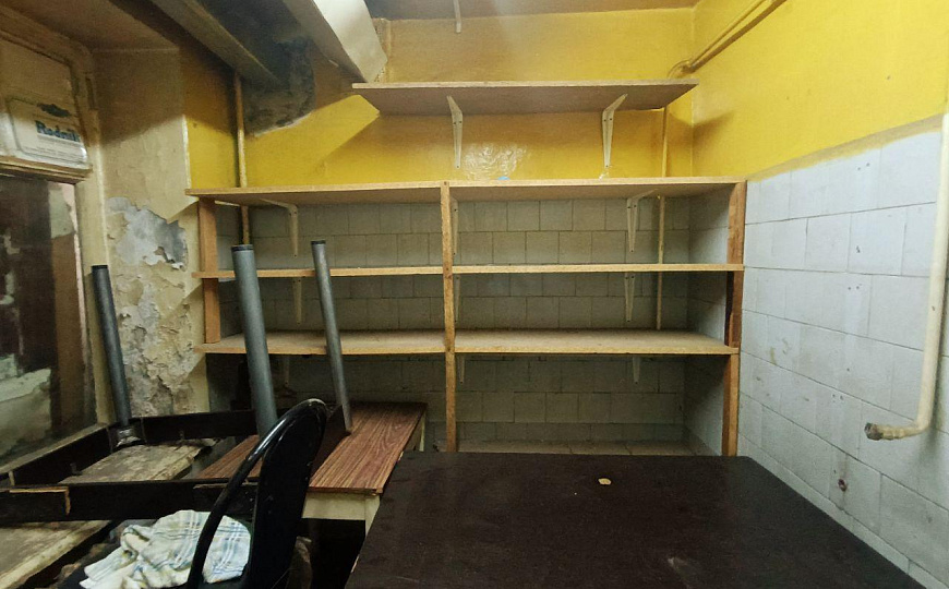 Помещение свободного назначения на первой линии. фото