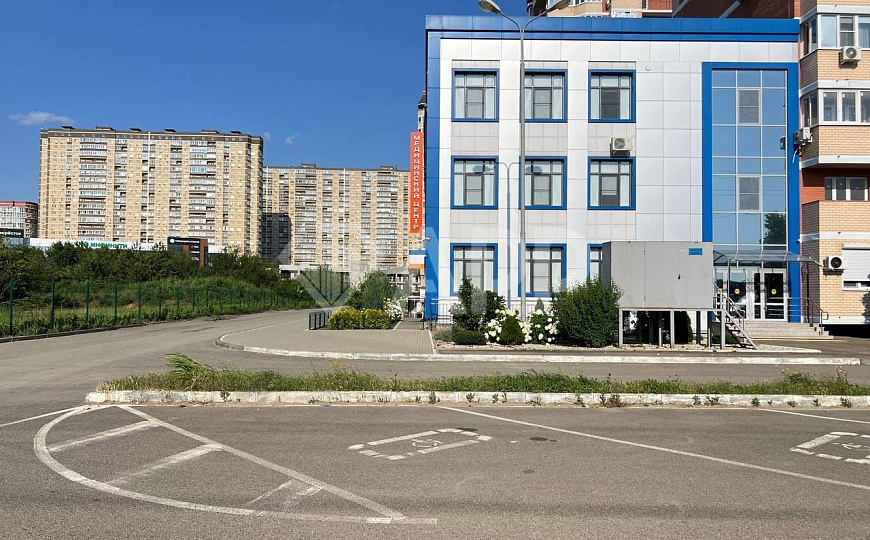 Продаю отдельно стоящее здание, 3 862 м² фото