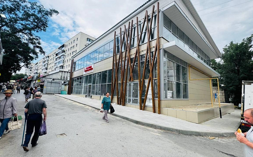 Помещение в новом торговом комплексе 80 м² фото