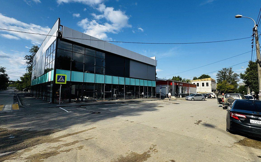 Помещение с витринами в торговом комплексе 37,04 м² фото