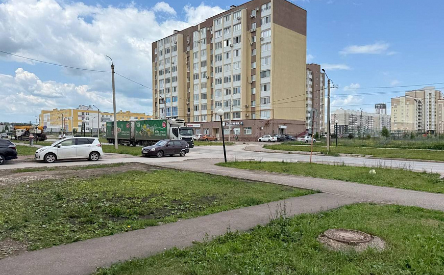 Коммерческое помещение на красной линии фото