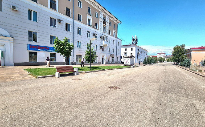 Помещение 267 м² на трафике в центре фото