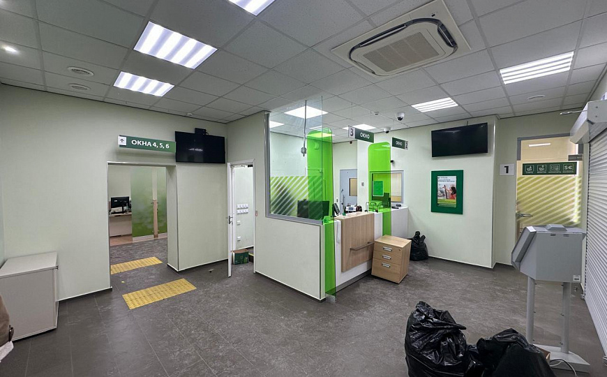 90 м2, 1 этаж с парковкой и разгрузкой в центре Северска фото