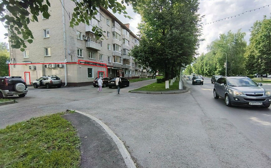 90 м2, 1 этаж с парковкой и разгрузкой в центре Северска фото