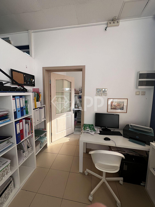 Продаю отдельно стоящее здание, 1 135 м² фото
