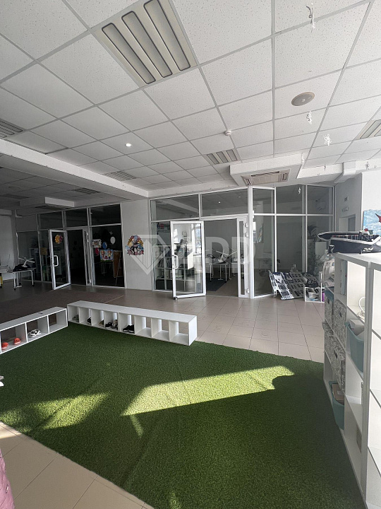 Продаю отдельно стоящее здание, 1 135 м² фото