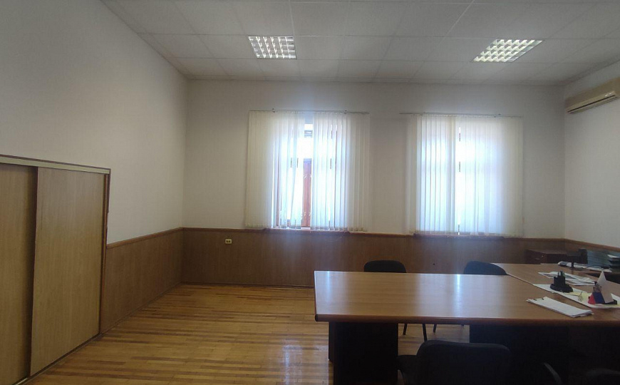 Сдам офис на  1ой линии, 300 м² фото