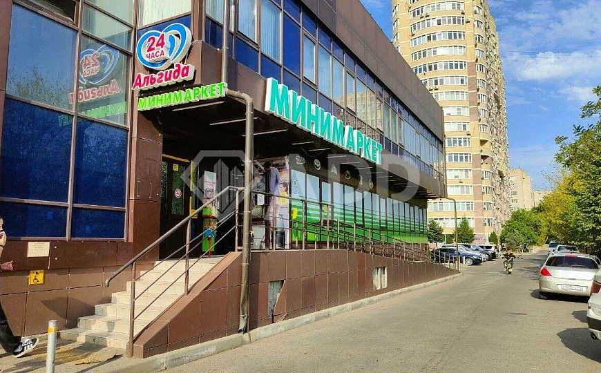 Сдам торговое помещение, 230 м² фото