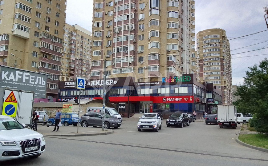 Сдам торговое помещение, 230 м² фото