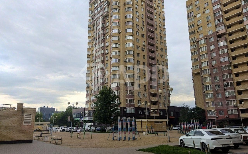 Сдам торговое помещение, 230 м² фото