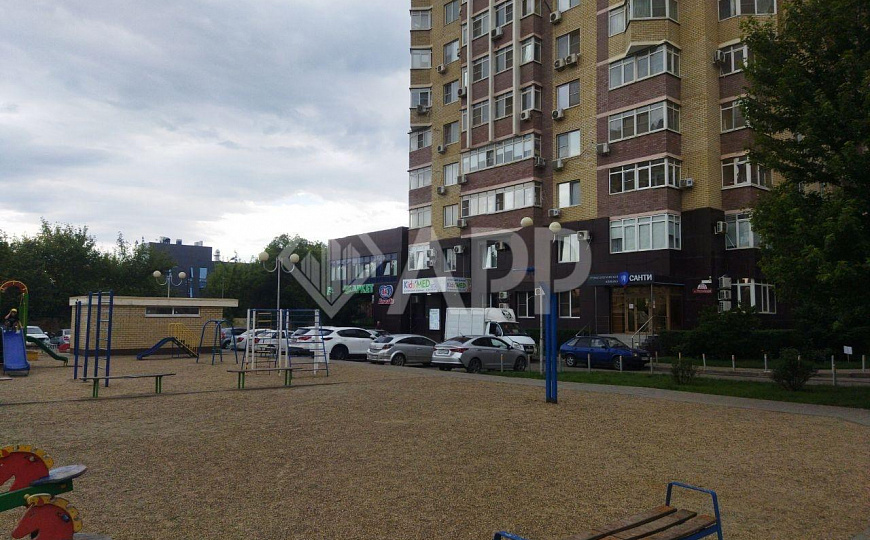Сдам торговое помещение, 230 м² фото