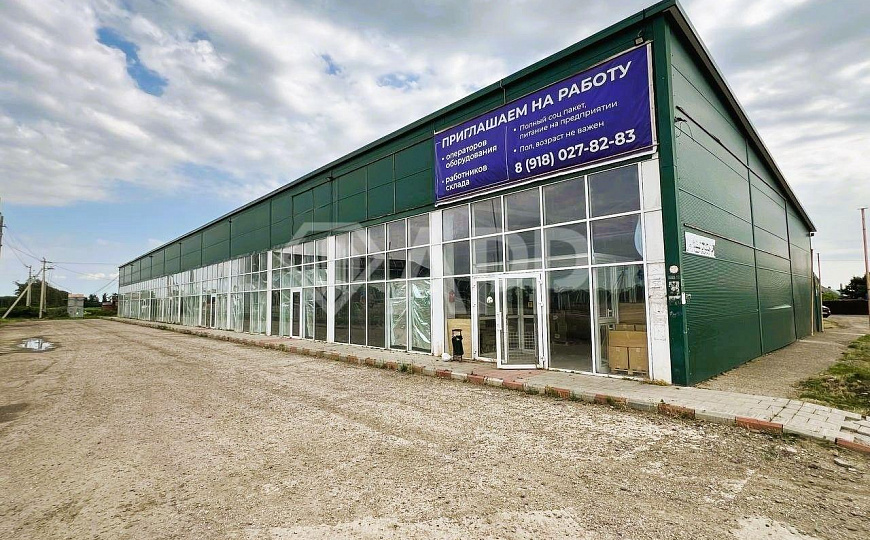 Сдаю торговое помещение, 1 300 м² фото
