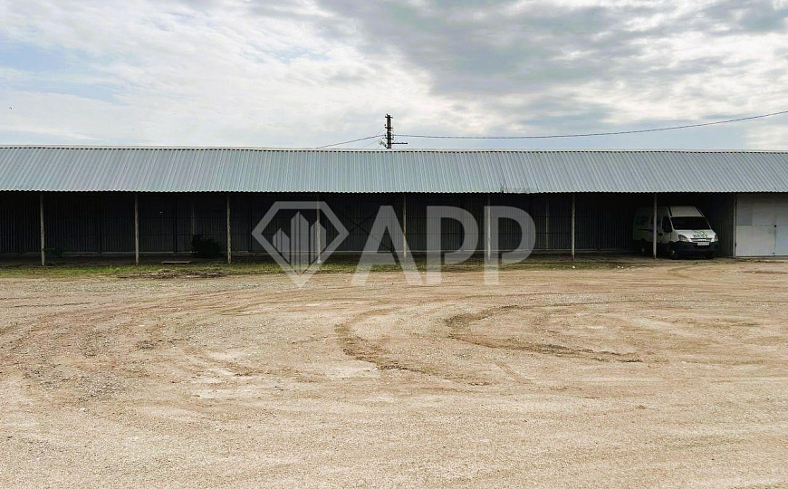 Сдаю торговое помещение, 1 300 м² фото