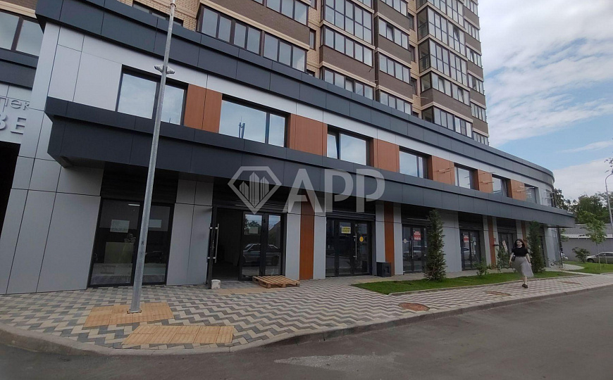 Сдам торговое помещение, 72 м² фото