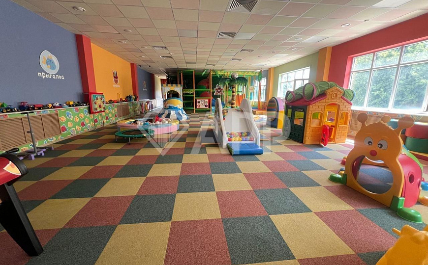 Сдам помещение свободного назначения, 332 м² фото