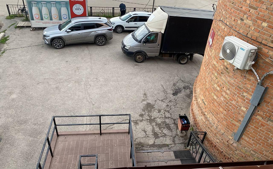 Офис 57 м² в сердце живописного села фото
