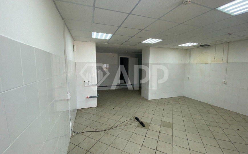 Сдаю торговое помещение 75 м2 фото