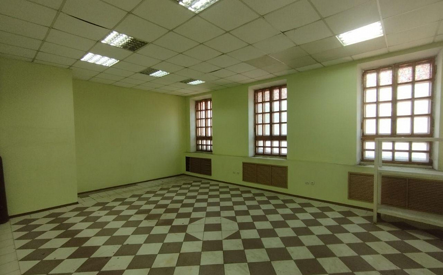 Помещение свободного назначения 74 м2, с большим трафиком. фото