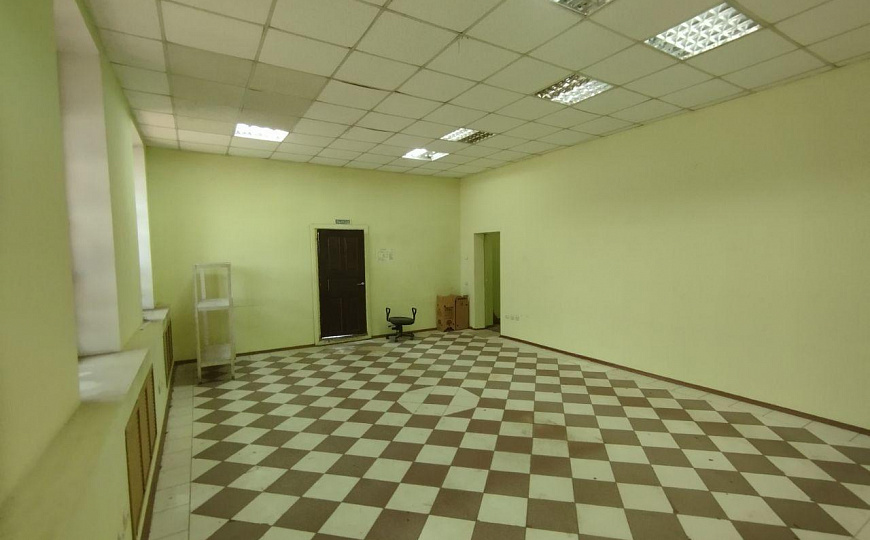 Помещение свободного назначения 74 м2, с большим трафиком. фото