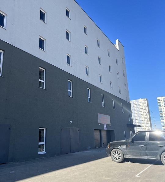 Цоколь в паркинге  2 500 м² фото
