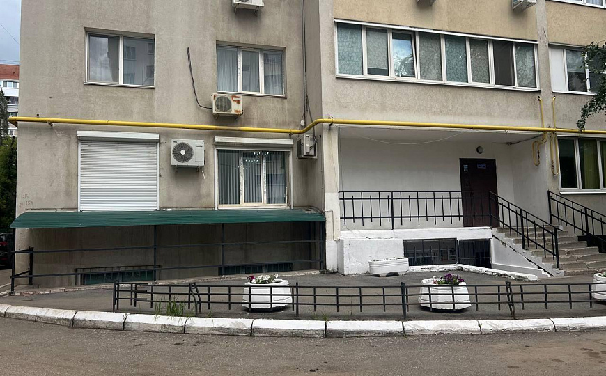 Цокольное помещение 72 м2 с арендатором фото