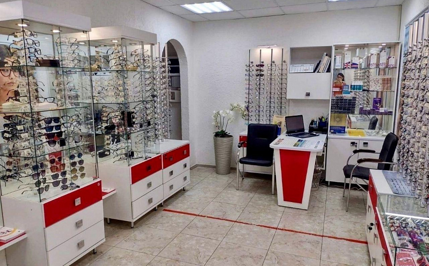 Помещение свободного назначения на пешеходном трафике фото