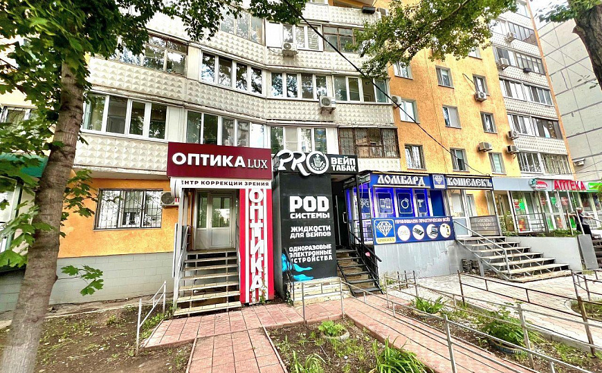 Помещение свободного назначения на пешеходном трафике фото