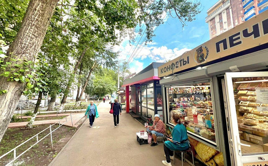 Помещение свободного назначения на пешеходном трафике фото