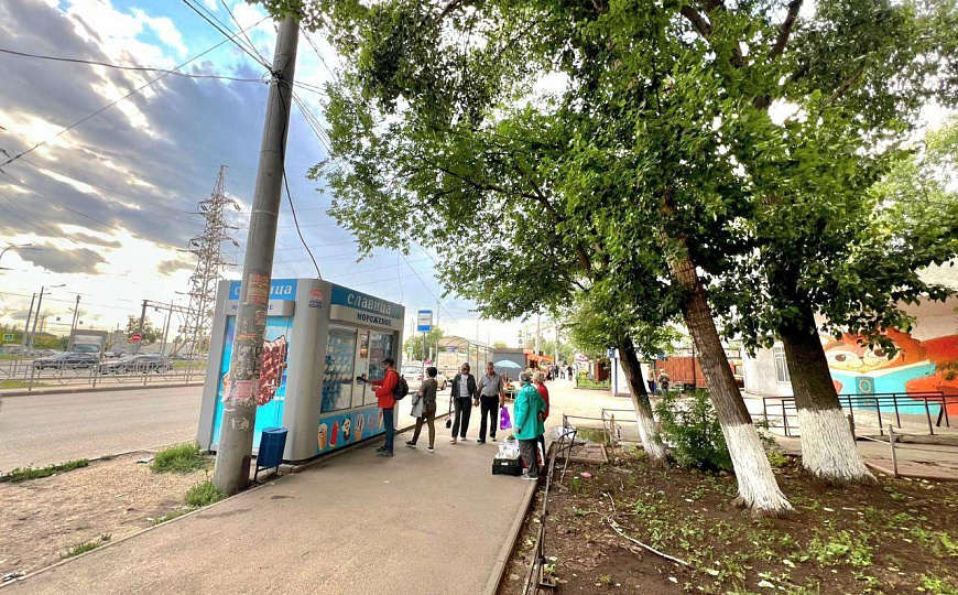 Помещение свободного назначения на пешеходном трафике фото
