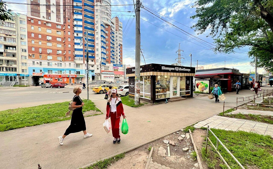 Помещение свободного назначения на пешеходном трафике фото