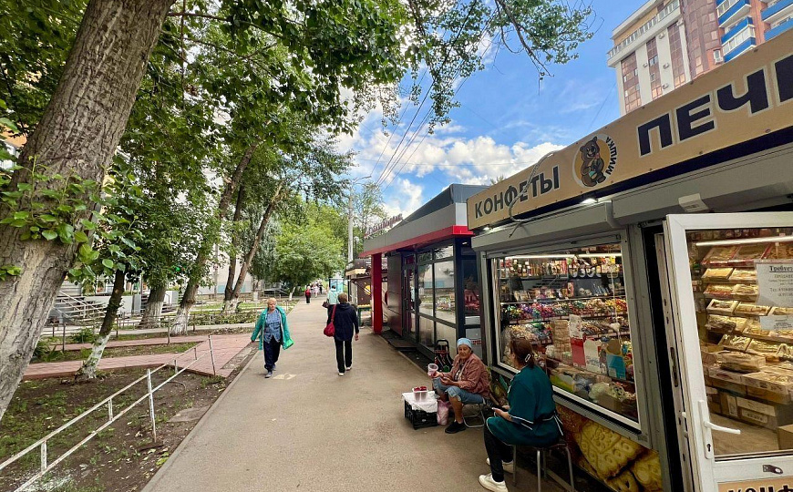 Помещение свободного назначения на пешеходном трафике фото